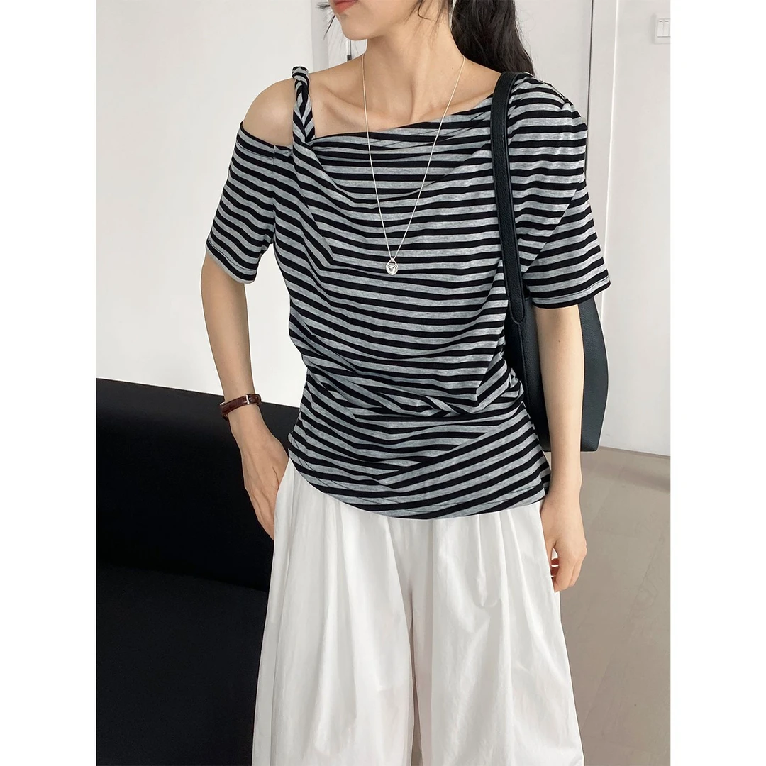 那末纸片人~韩系设计感露肩扭结短袖T恤女捏褶收腰显瘦上衣