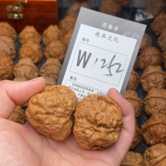 吊坠桃核我是第一百38
