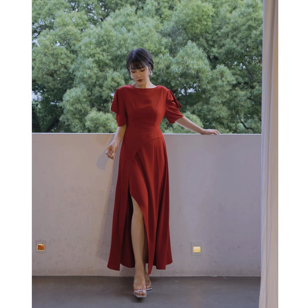 【思念喑涌】荡领露背美背法式浪漫复古度假风红A摆开叉长款连衣裙