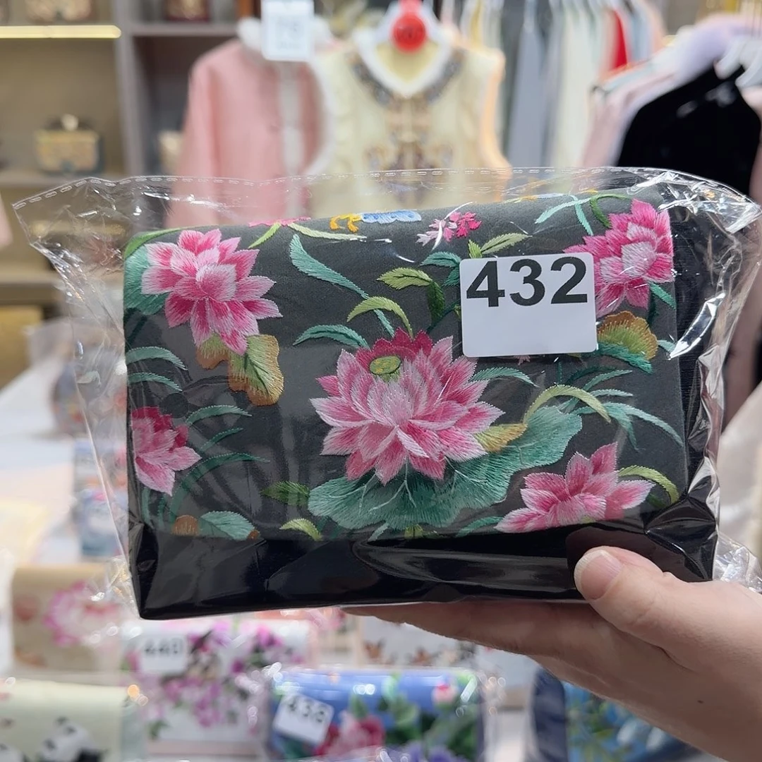 有***景非遗传承人的精神风貌和精神风貌