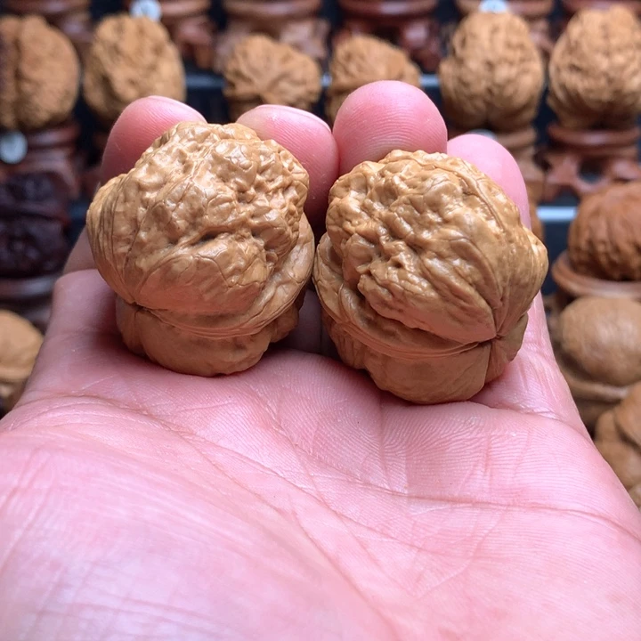 桃核把件5铁臂八宝蟾