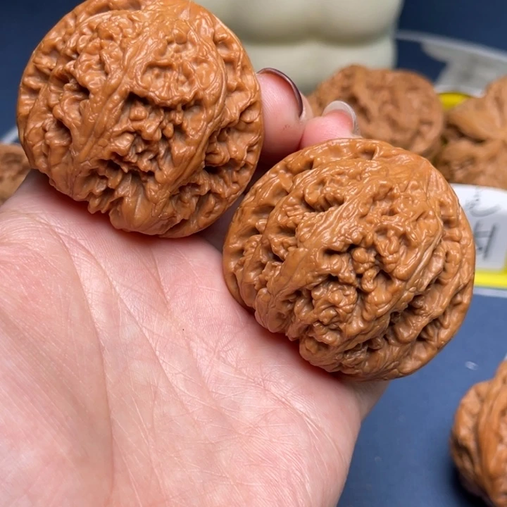 文玩核桃把件粗筋46