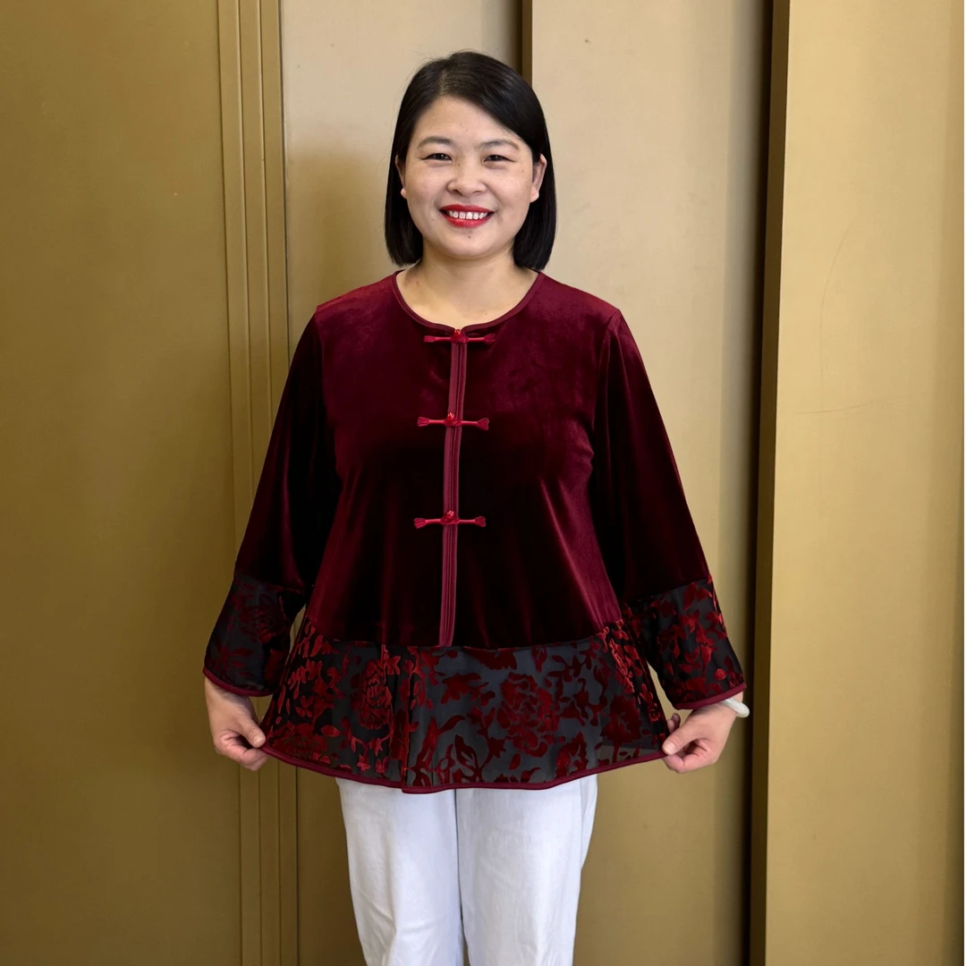 100-220斤秋季新款大码妈妈装上衣丝纽扣绒拼接时尚洋气小衫