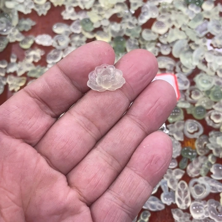 蛇纹石玉合金颈饰