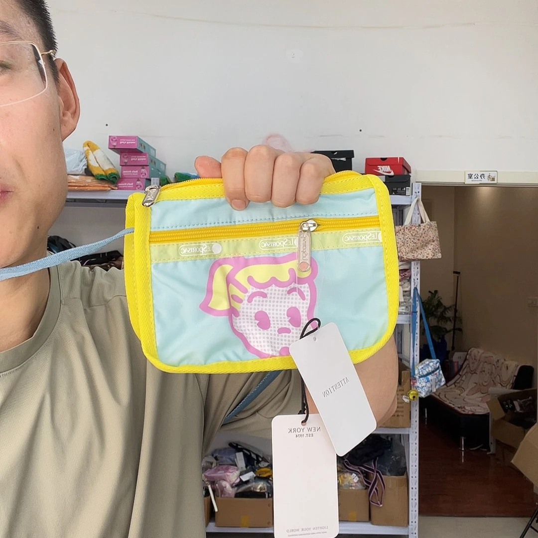 PU化妆包等产品和产品在