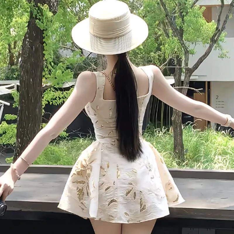 夏日新款法式甜美收腰显瘦纯欲慵懒风短款吊带连衣裙