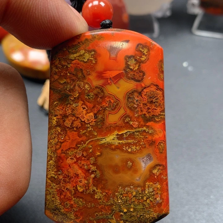 玛瑙/玉髓颈饰未镶嵌鹏**里