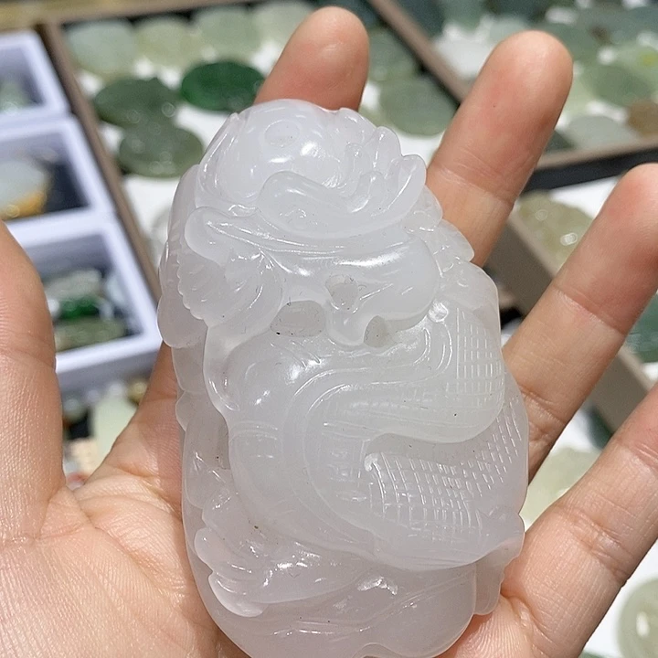 石英质玉未镶嵌颈饰
