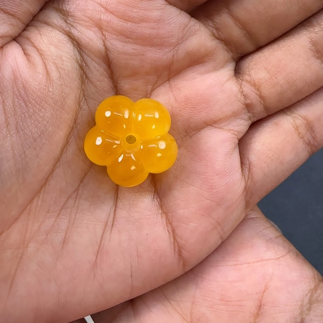 琥珀颈饰未镶嵌琥珀