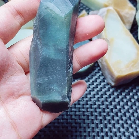 和田玉（糖玉）未镶嵌珠宝半成品