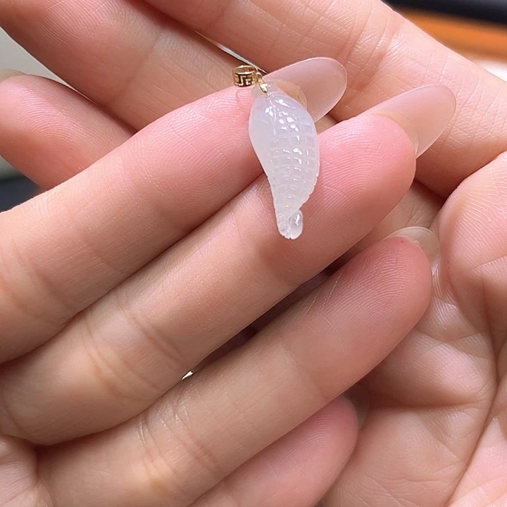 颈饰18K金镶嵌翡翠