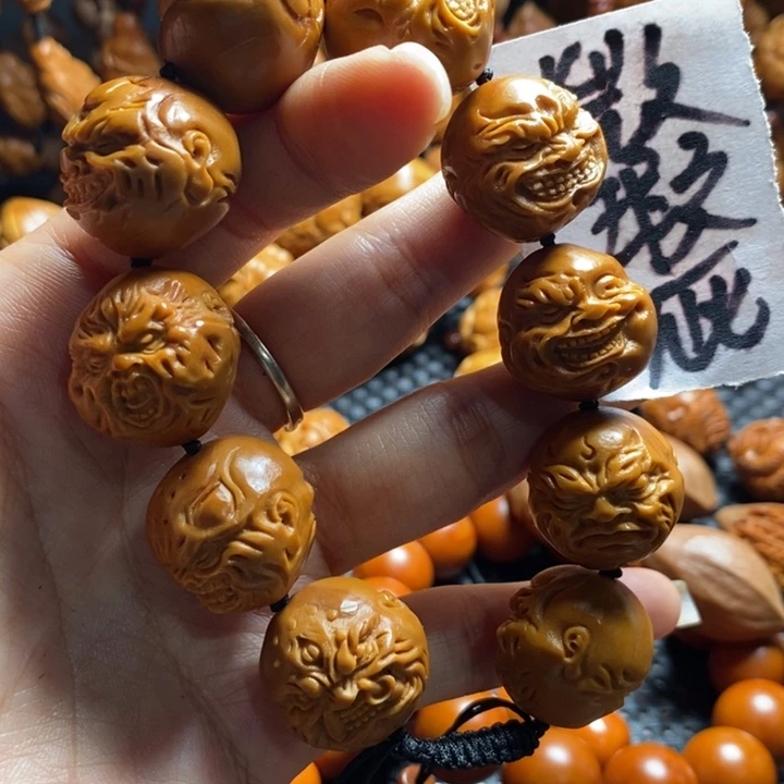 吊坠橄榄核微上色经典恶僧