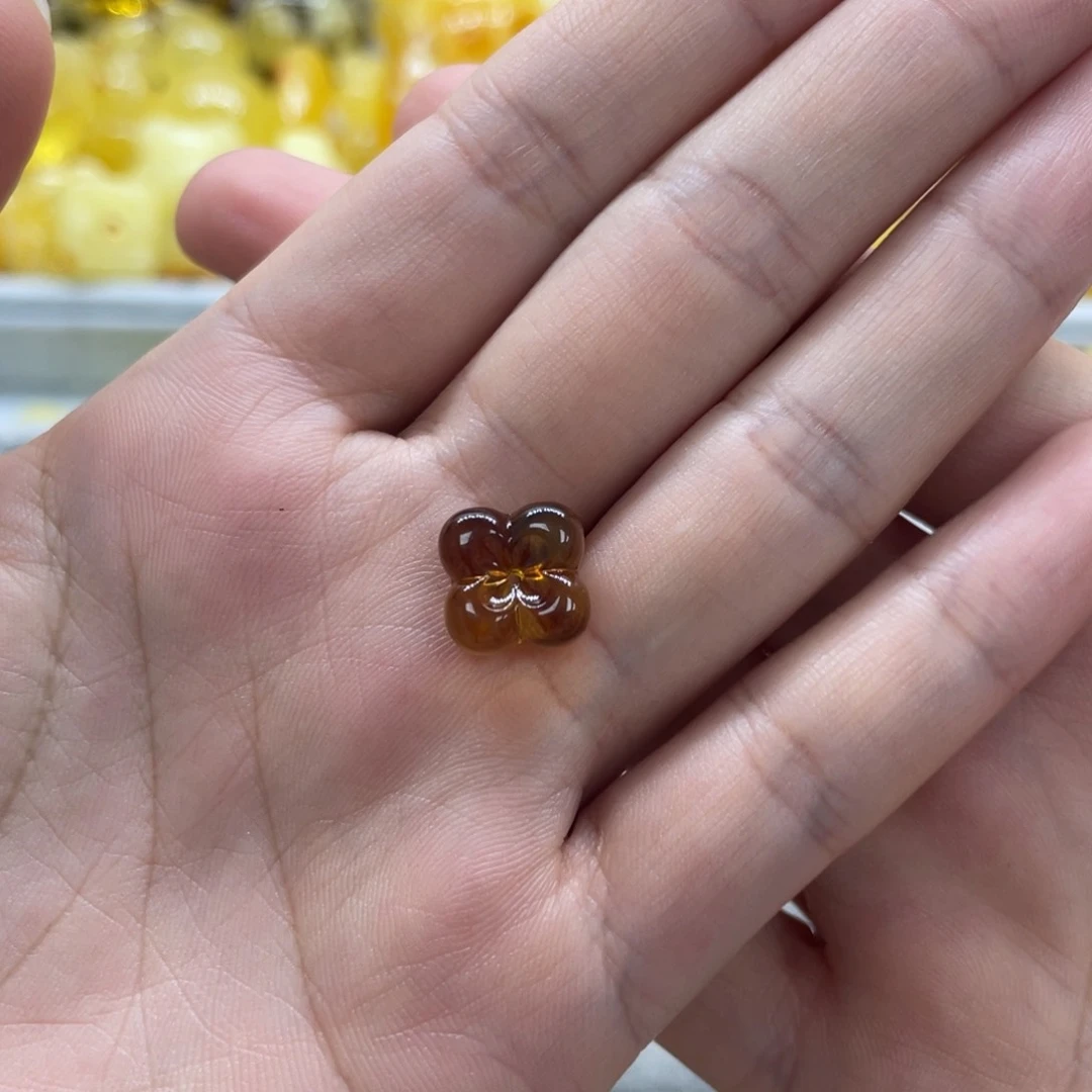 游***美未镶嵌琥珀裸石天然琥珀