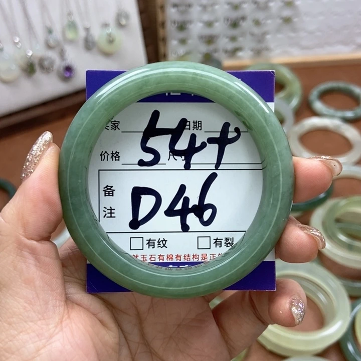 岫玉手镯手镯未镶嵌