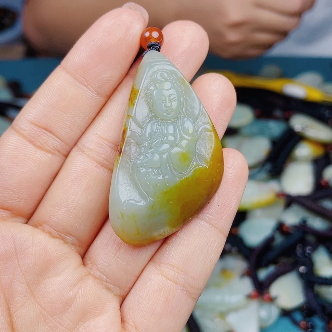 颈饰未镶嵌和田玉