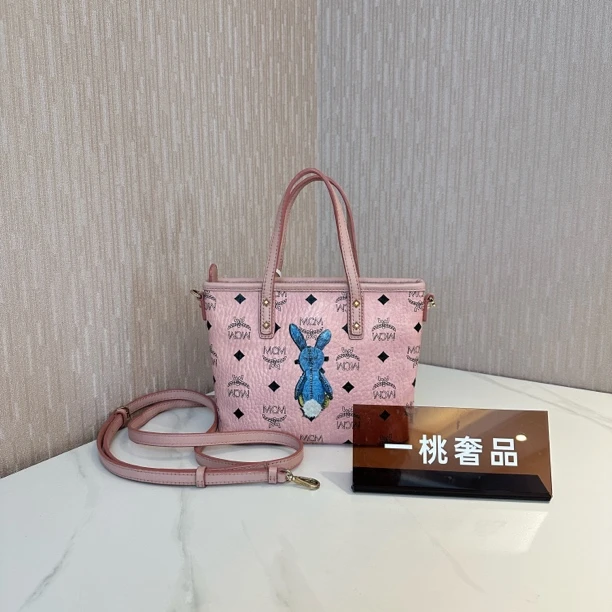 95新 MCM 一桃/mcm 粉色手提菜篮子斜挎