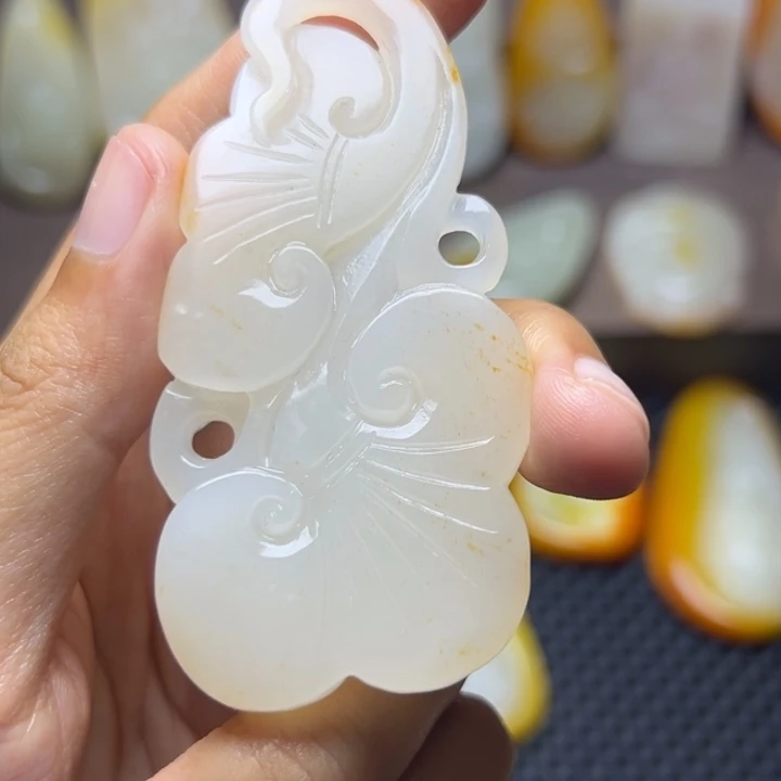 颈饰未镶嵌和田玉