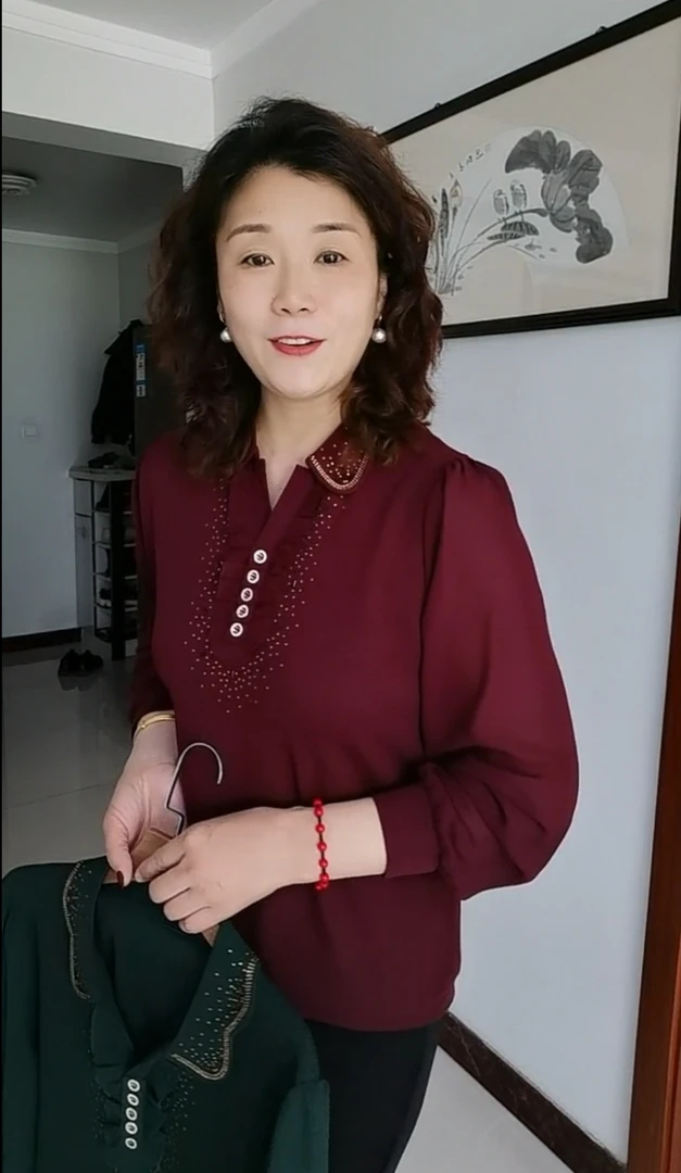 【王姐】时尚新款拚接带领宽松小衫2583款