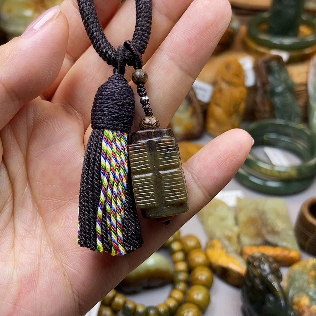 岫岩河磨玉（透闪石质玉）未镶嵌珠宝奇石