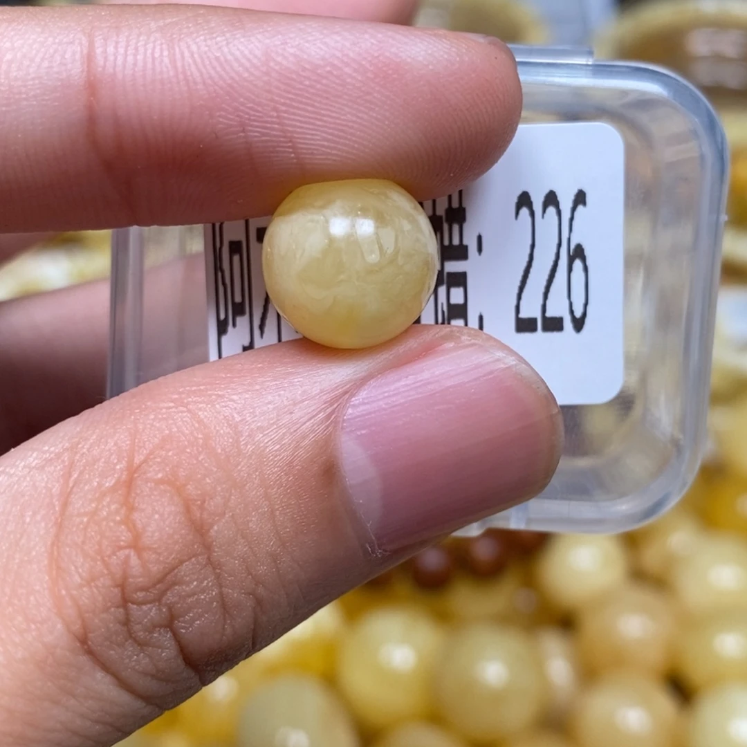 蜜蜡未镶嵌珠宝奇石226