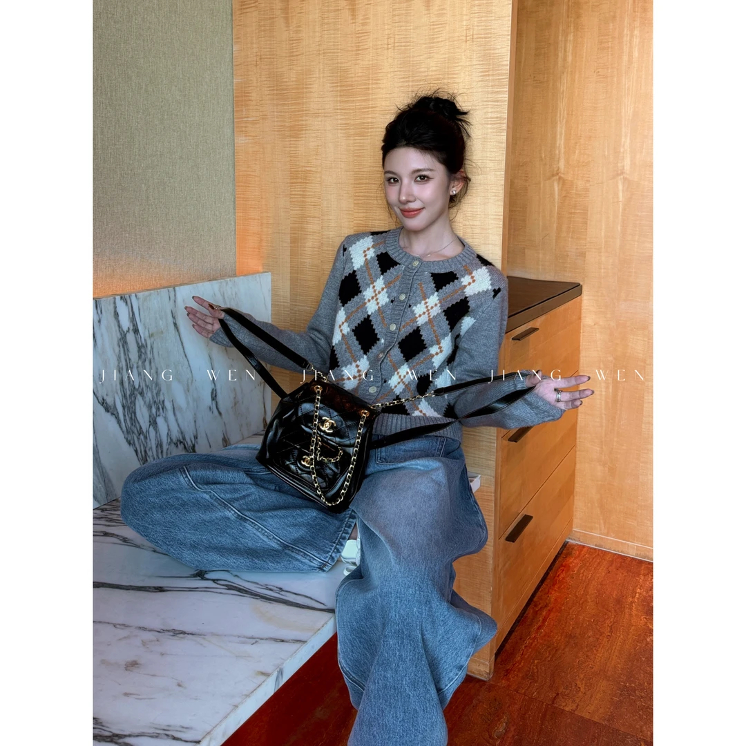 【钢琴键】Pr*da同款灰色菱格针织开衫秋冬复古短款小香风毛衣开衫