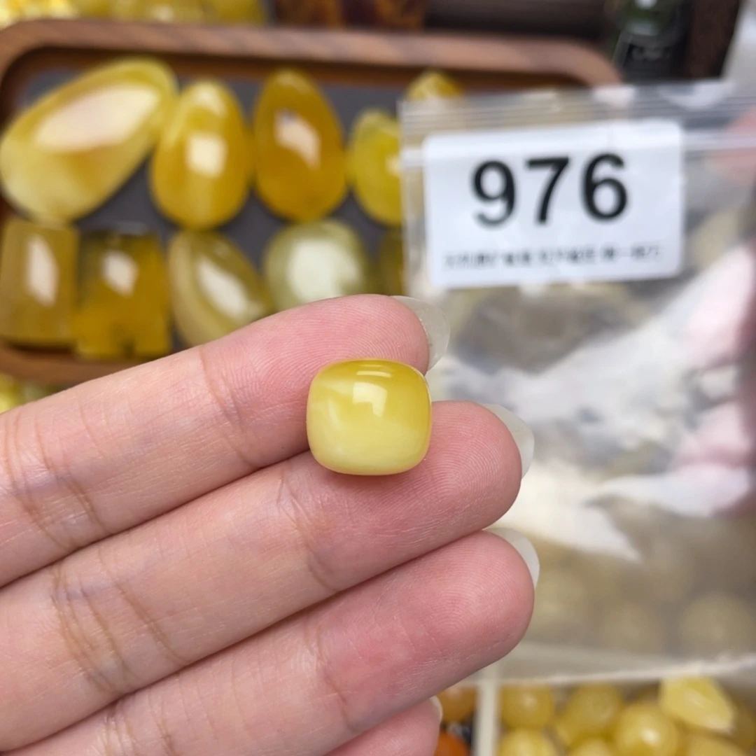 未镶嵌琥珀珠宝奇石13金白