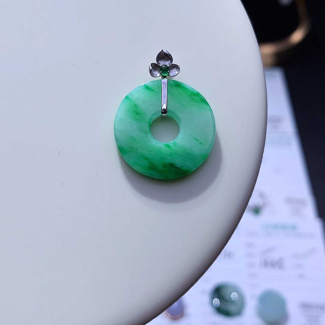 翡翠18K金镶嵌挂件天然缅甸翡翠Ａ货吊坠