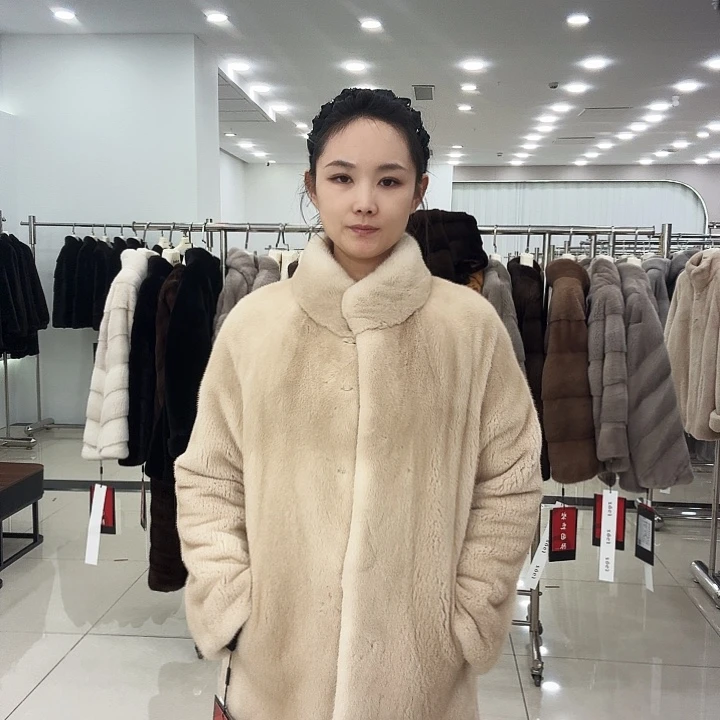 2026米黄立领短短二