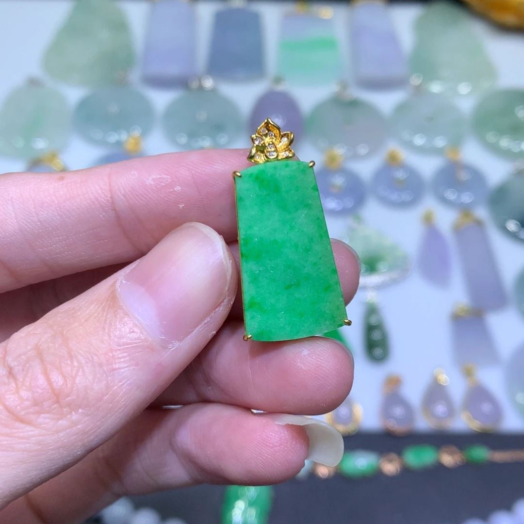 翡翠吊坠(不含链)18K金镶嵌福**逸