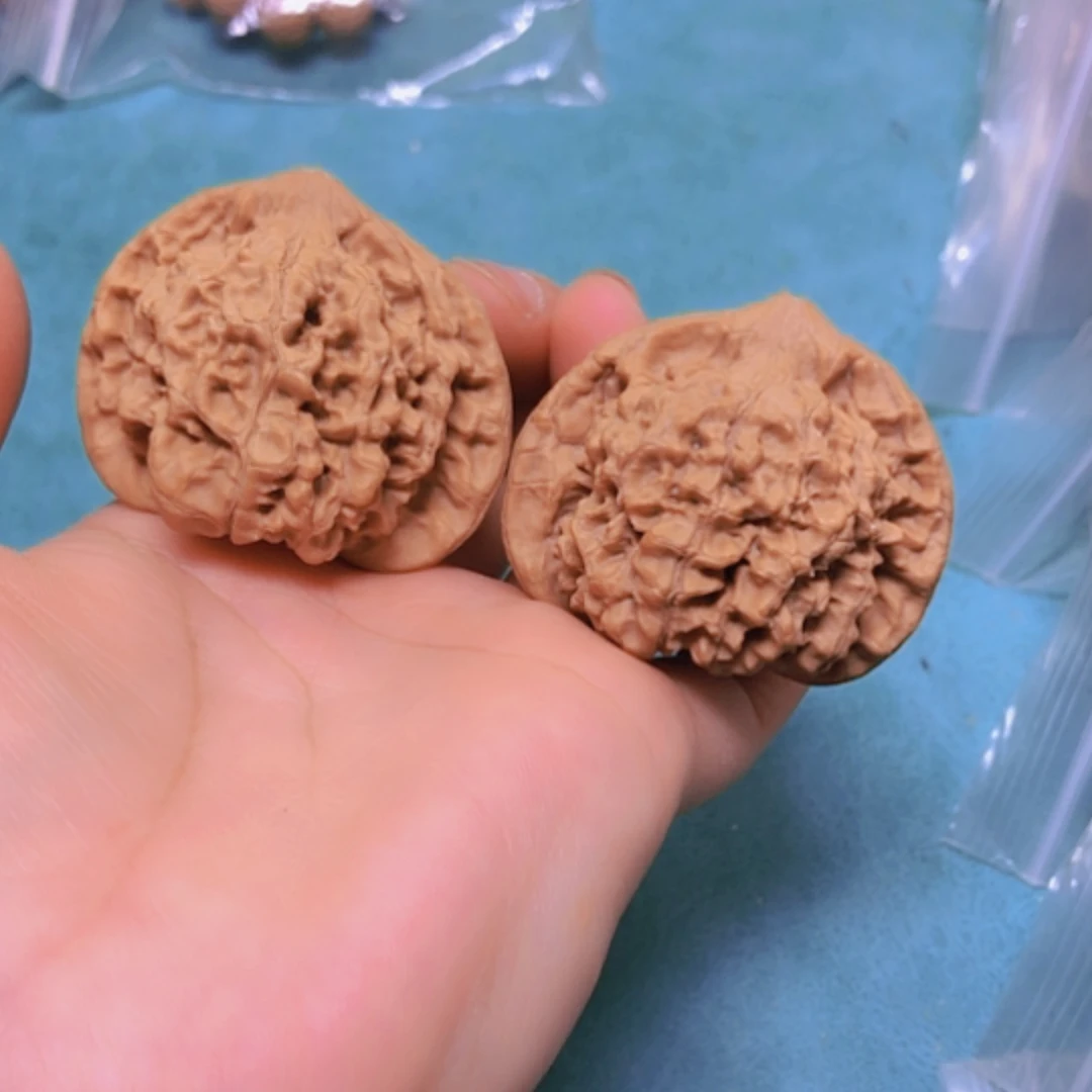 【闪购商品】把件核桃46官帽修尖