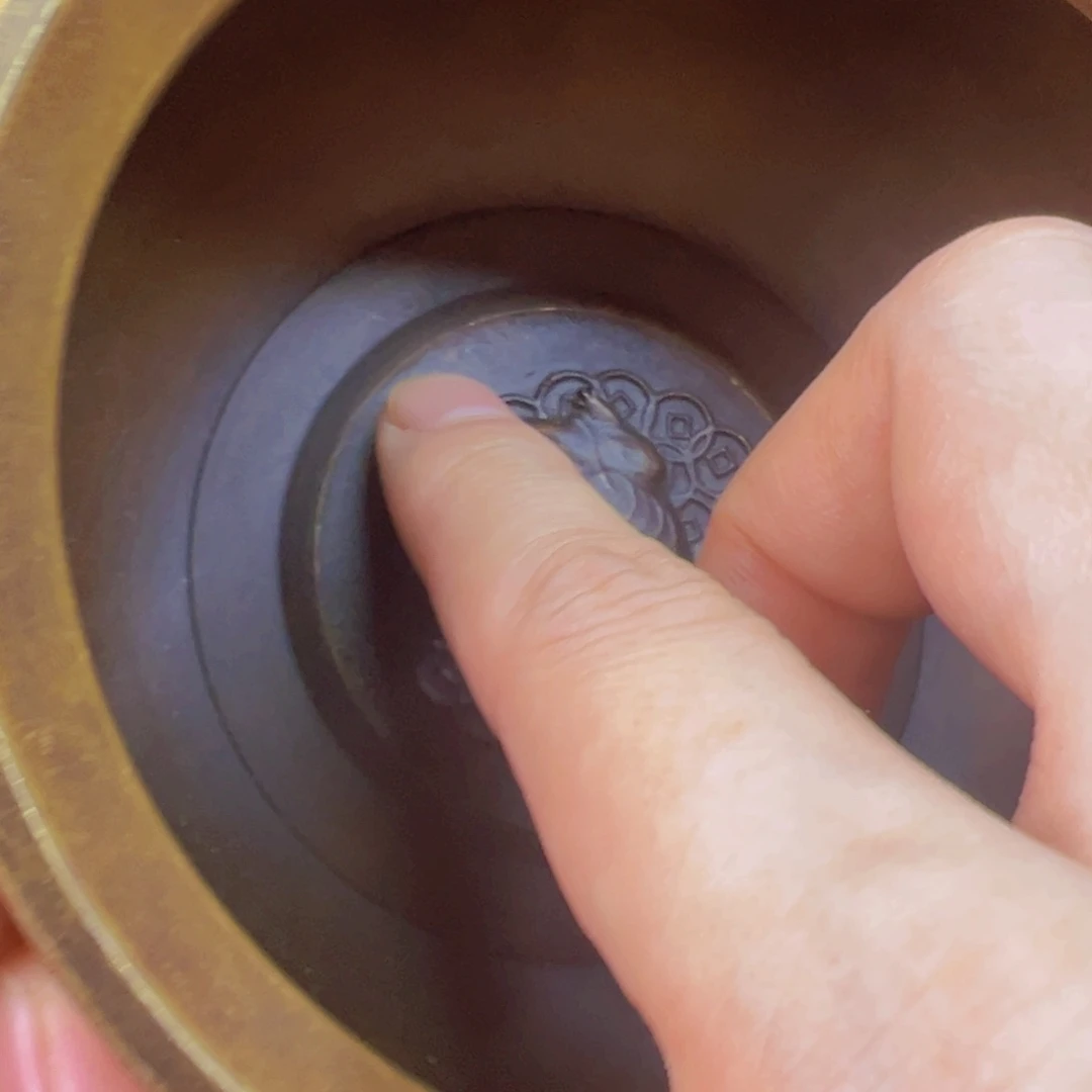 原矿风磨铜金蟾聚宝盆