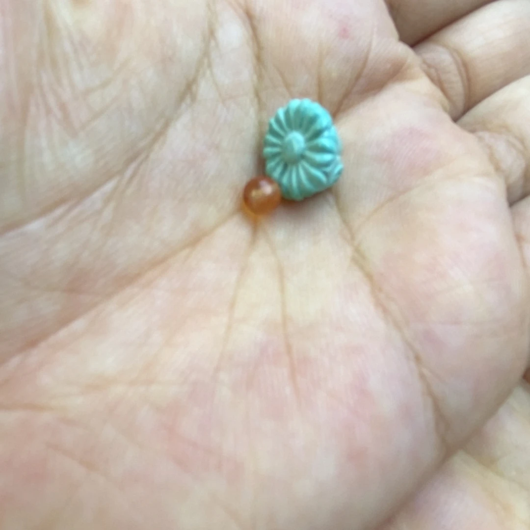 南红玛瑙配饰未镶嵌