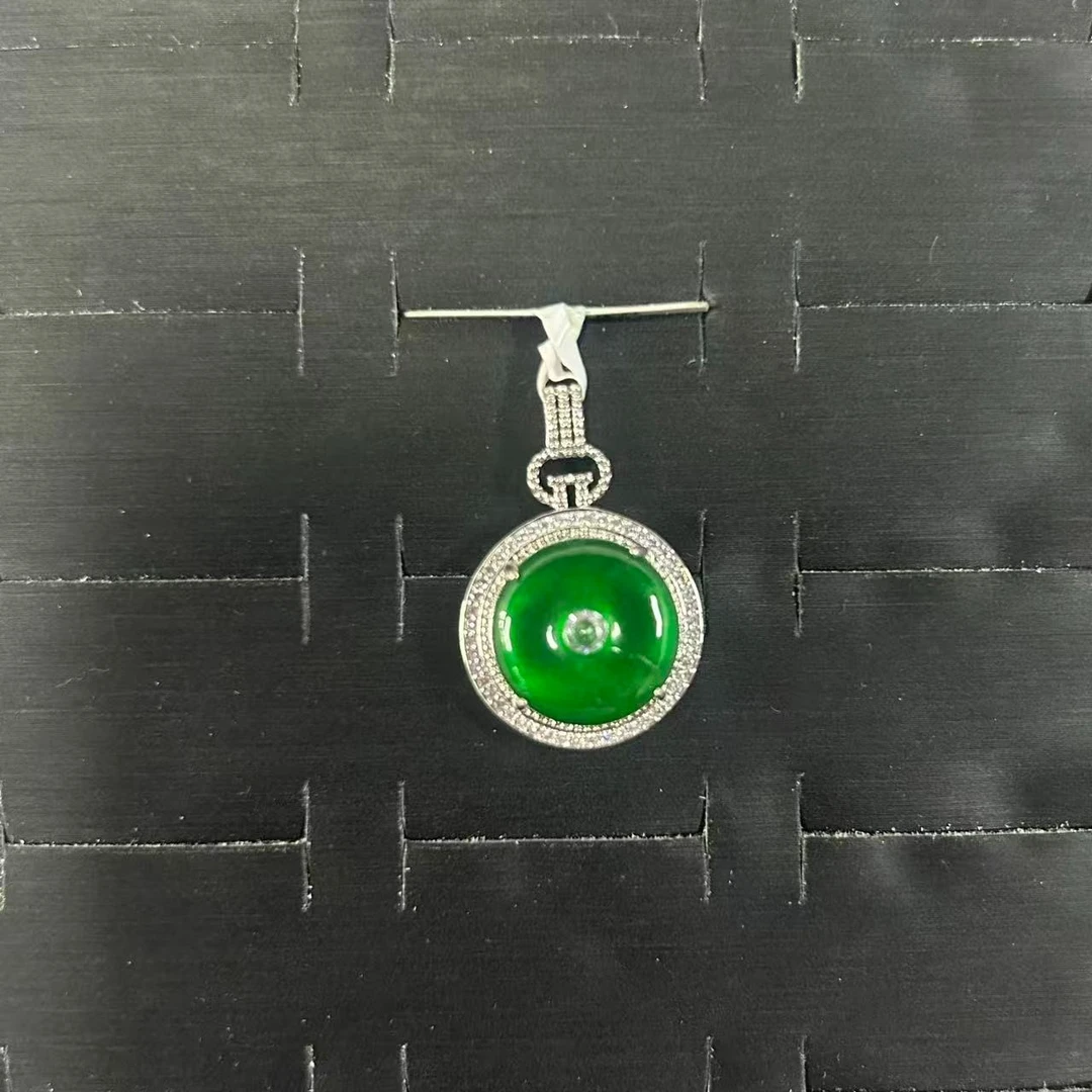 绿翠色平安扣玉石吊坠