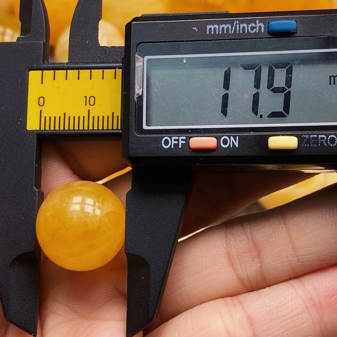 蜜蜡未镶嵌珠宝奇石