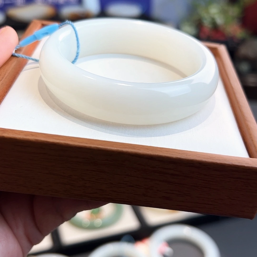 未镶嵌手镯和田玉A****花