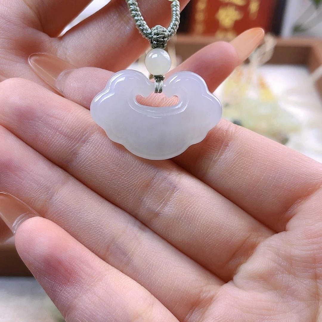 吊坠(赠链)未镶嵌和田玉