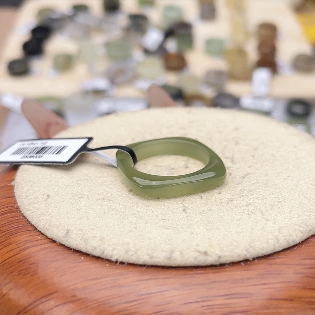 未镶嵌戒指和田玉（糖玉）c95碧玉方圆18.2不退货