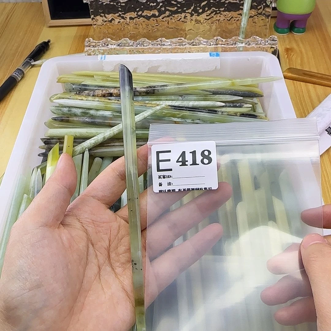 蛇纹石玉发饰合金国****物
