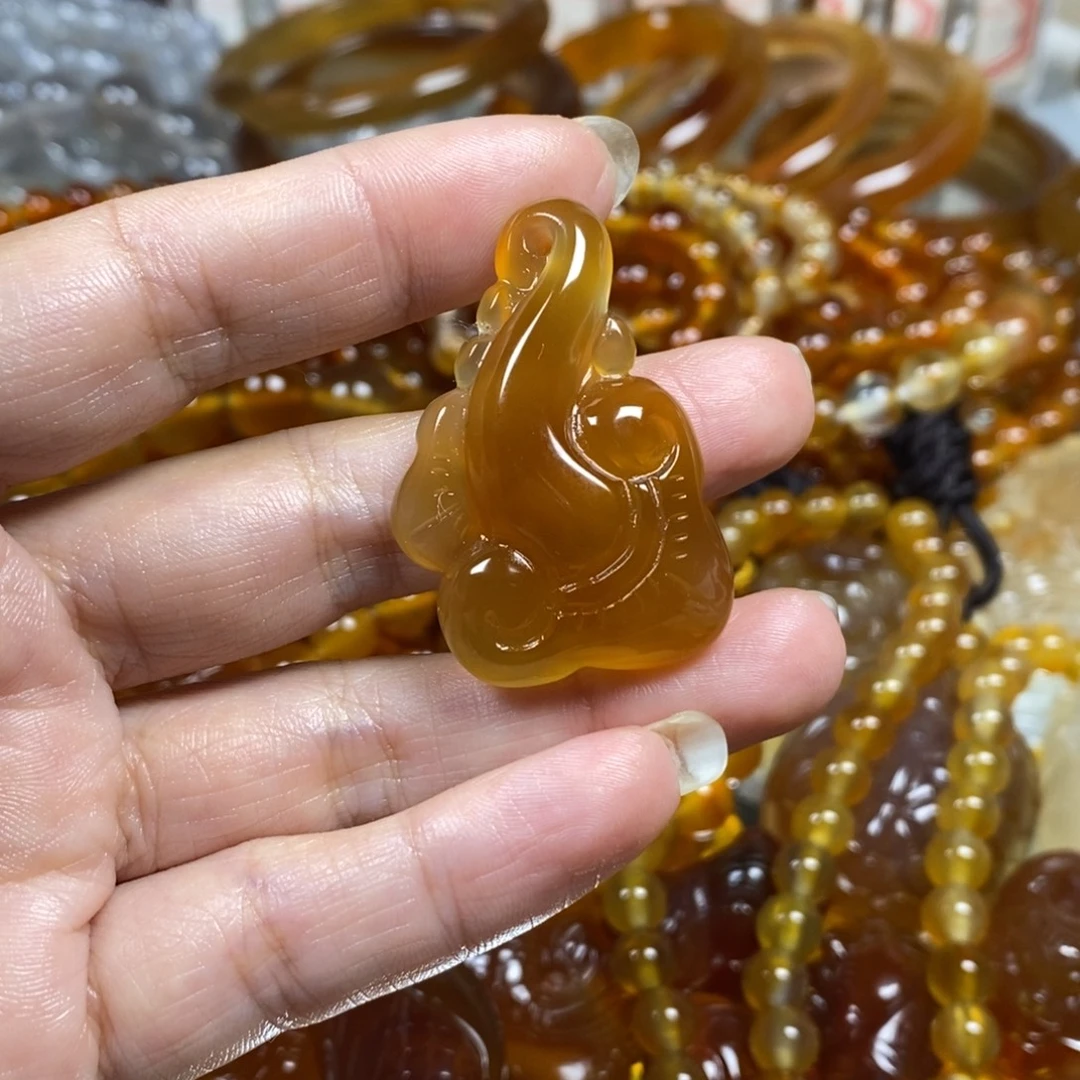 玛瑙/玉髓未镶嵌玛瑙吊坠