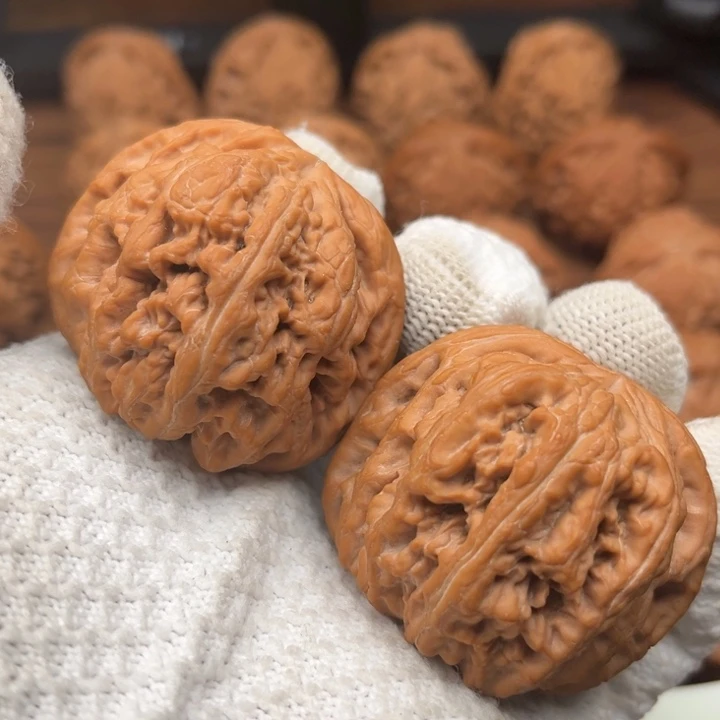 文玩核桃吊坠44大粗筋