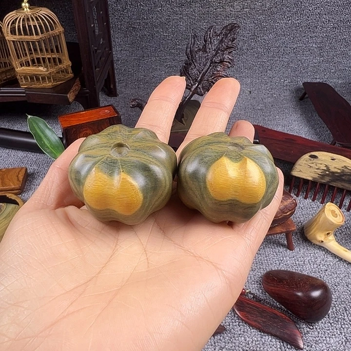 同***人维腊木（绿檀）手把