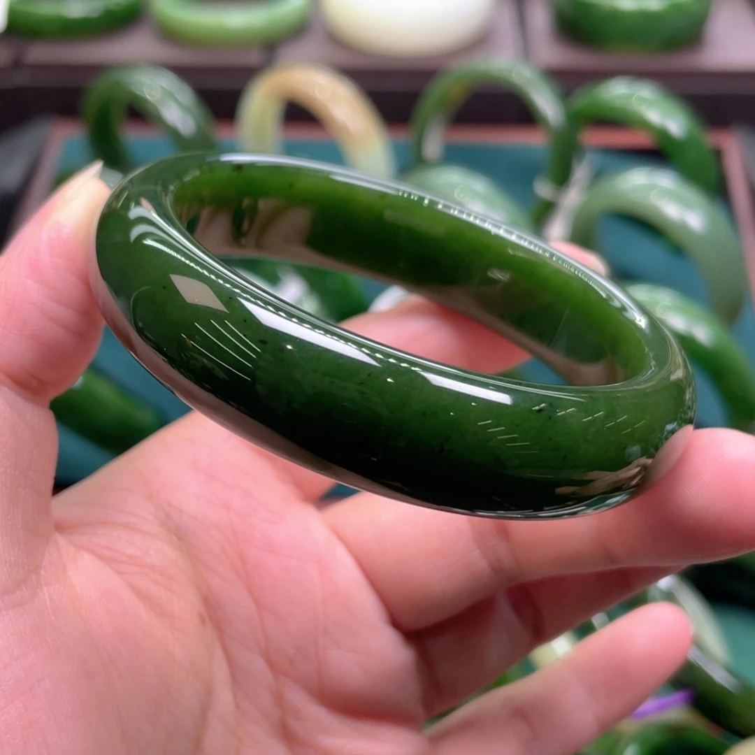 和田玉（碧玉）未镶嵌手镯