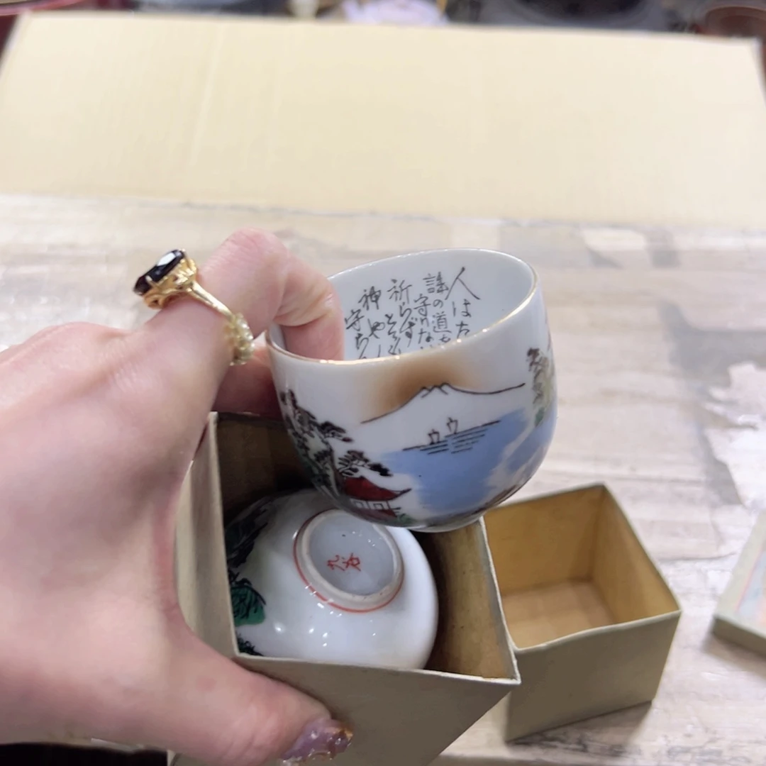 瓷片陶瓷和金属表面上产生