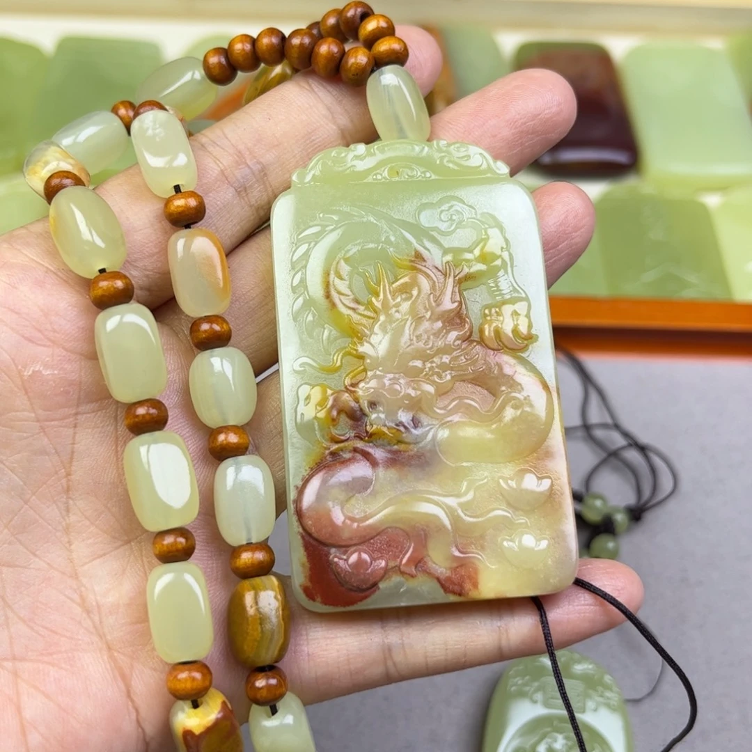 新疆昆仑山料龙牌