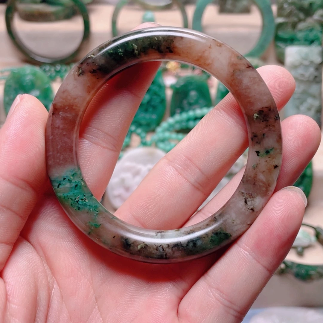 独山玉未镶嵌手镯