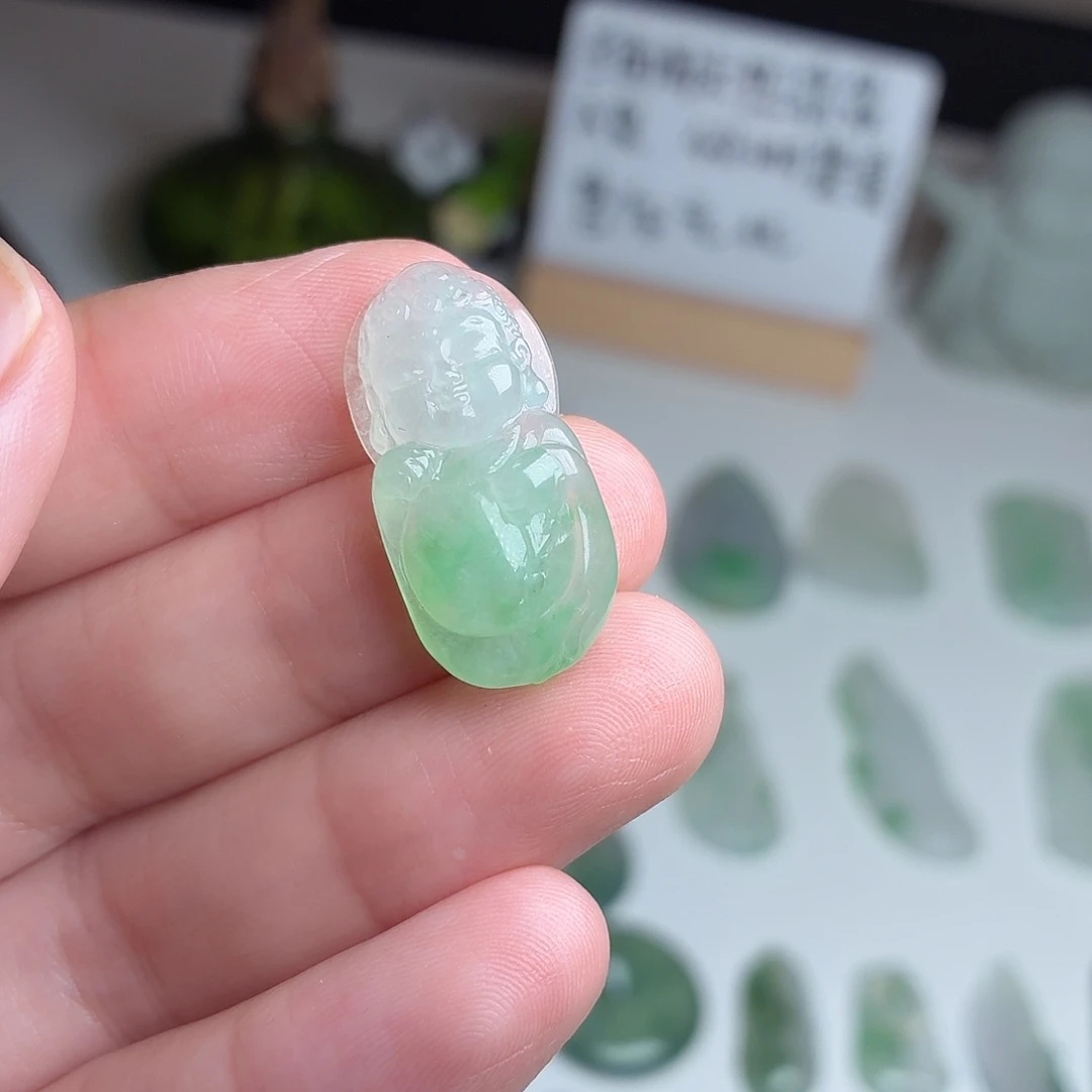 颈饰未镶嵌翡翠冰绿宝宝佛