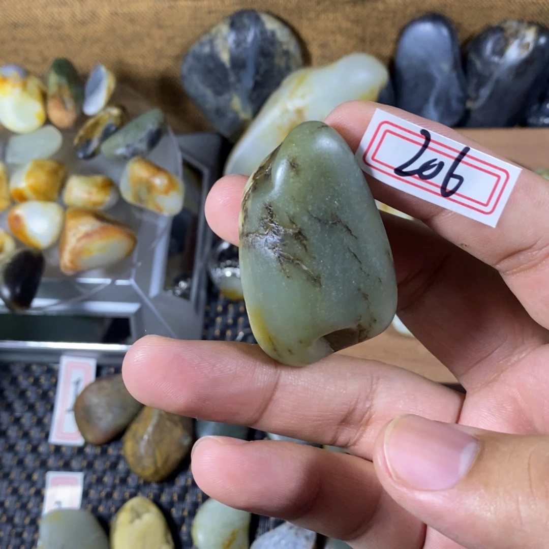 和田玉（糖玉）未镶嵌挂件