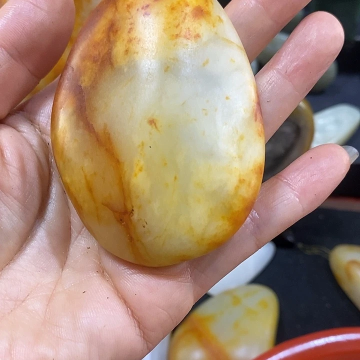 东***大未镶嵌和田玉（糖玉）挂件