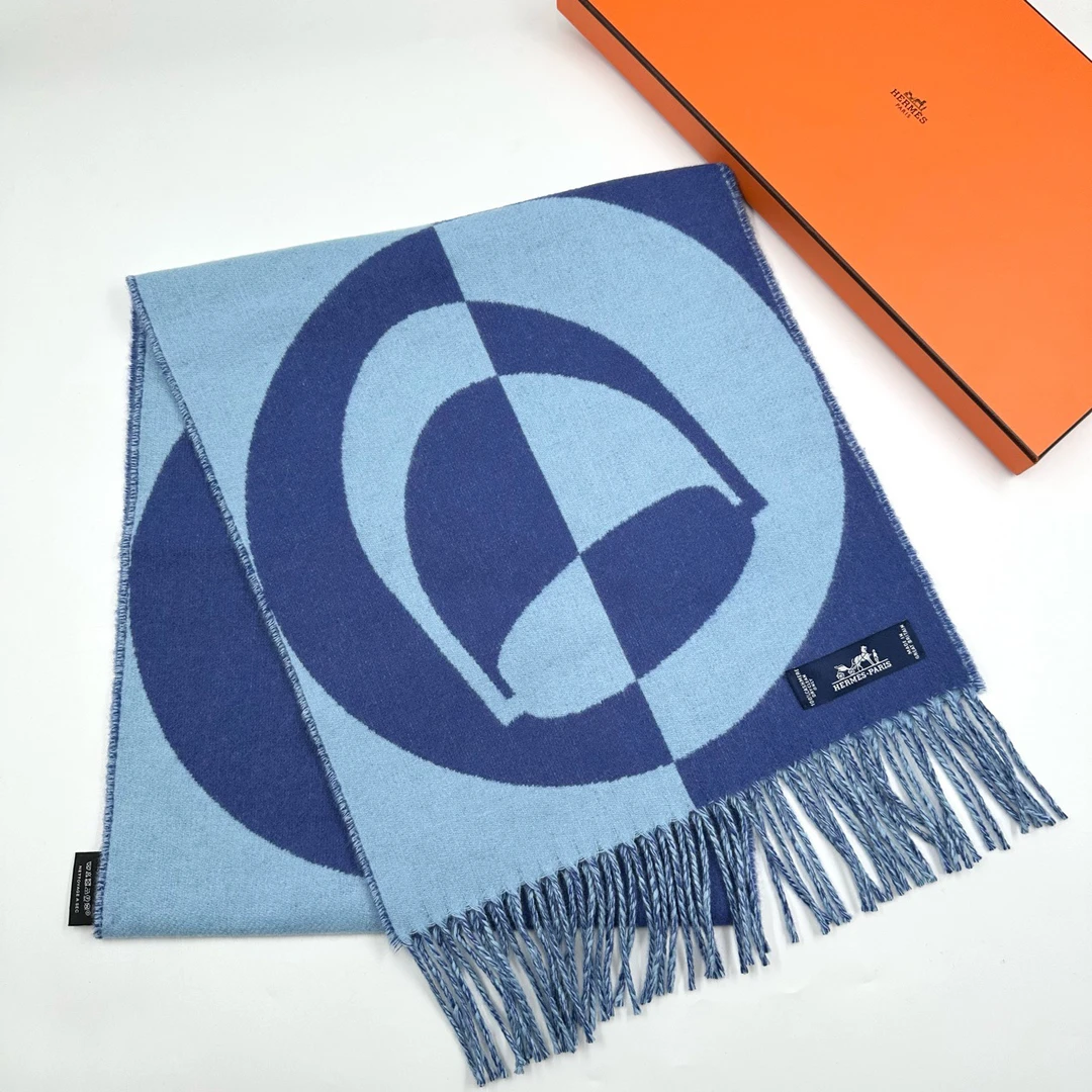 全新未使用 Hermes/爱马仕 锁扣蓝色羊绒围巾/30*140/带盒/06251