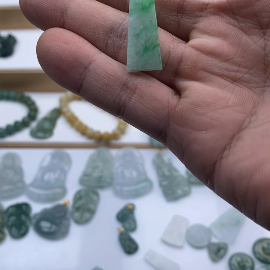 翡翠未镶嵌手链天然a货翡翠68